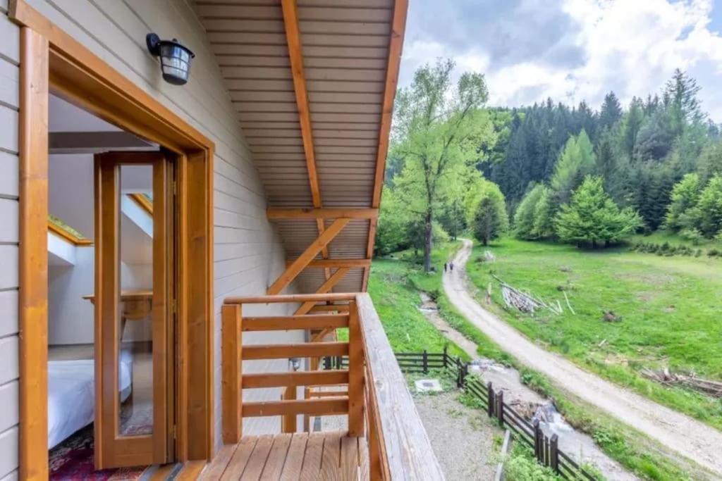 Chiba Chalet Тімішу-де-Жос Екстер'єр фото